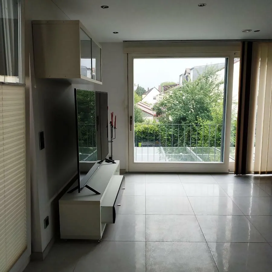 Apartment Carl Orff München 0*,